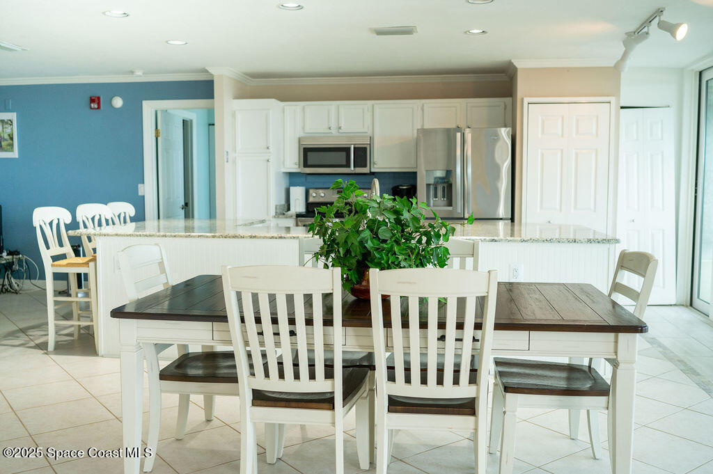 700 Wave Crest Avenue 204