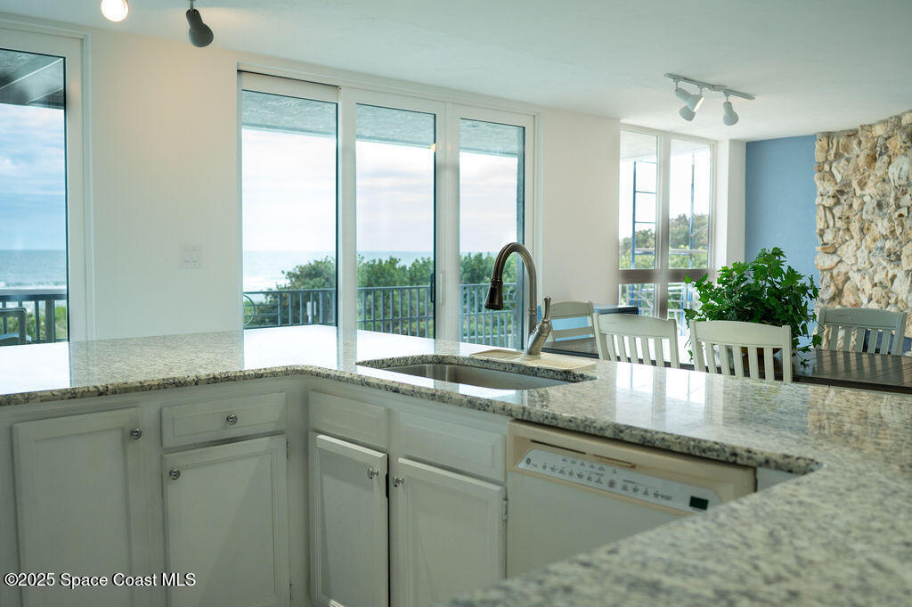 700 Wave Crest Avenue 204