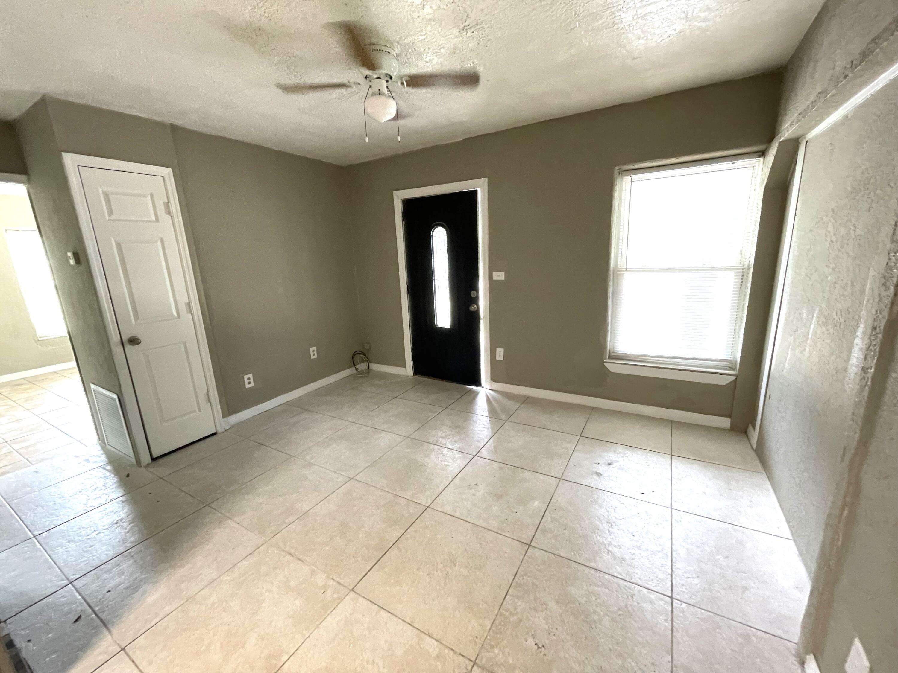 415 S Robbins Avenue C/b/a