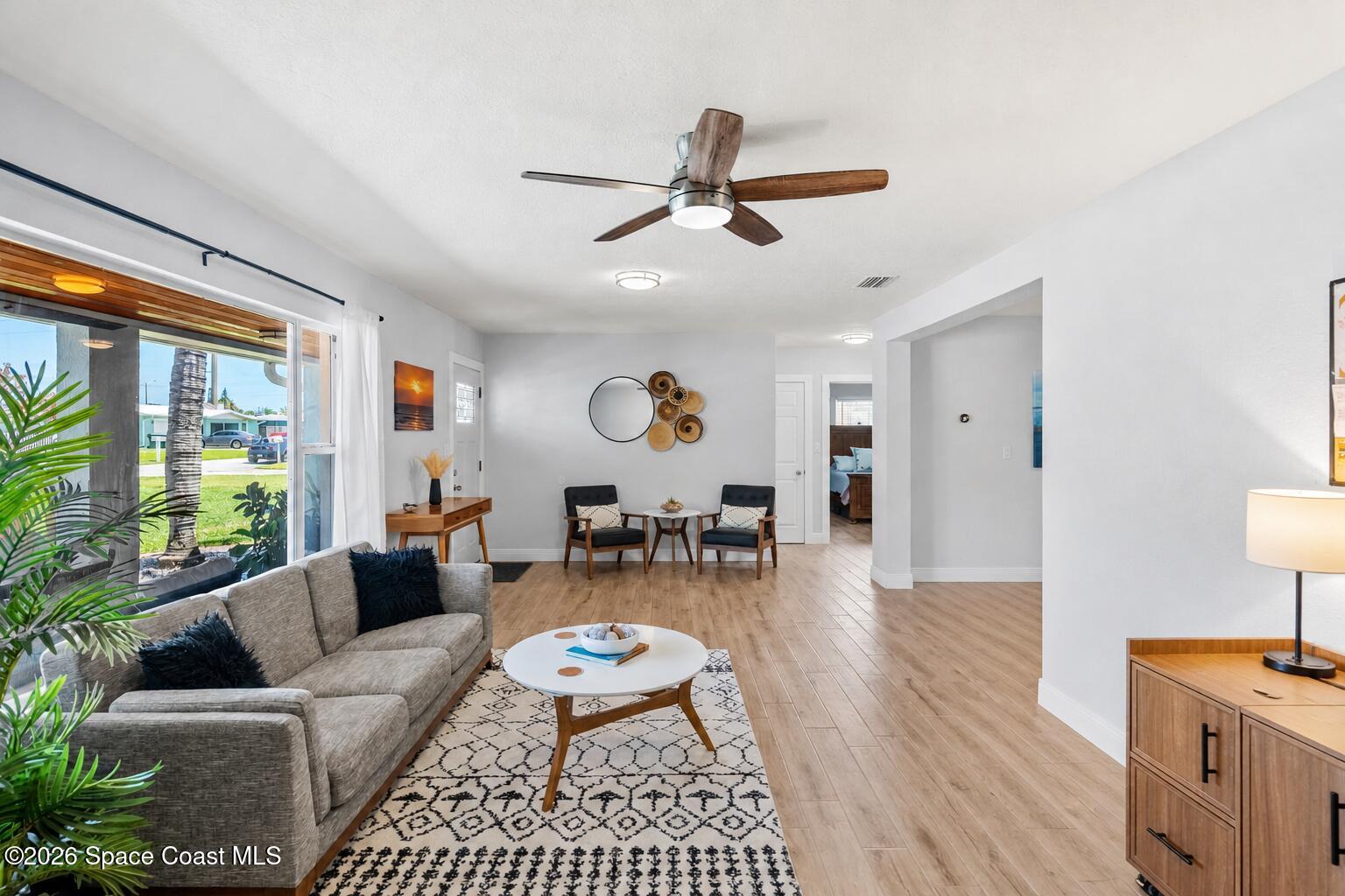 125 W Gadsden Lane