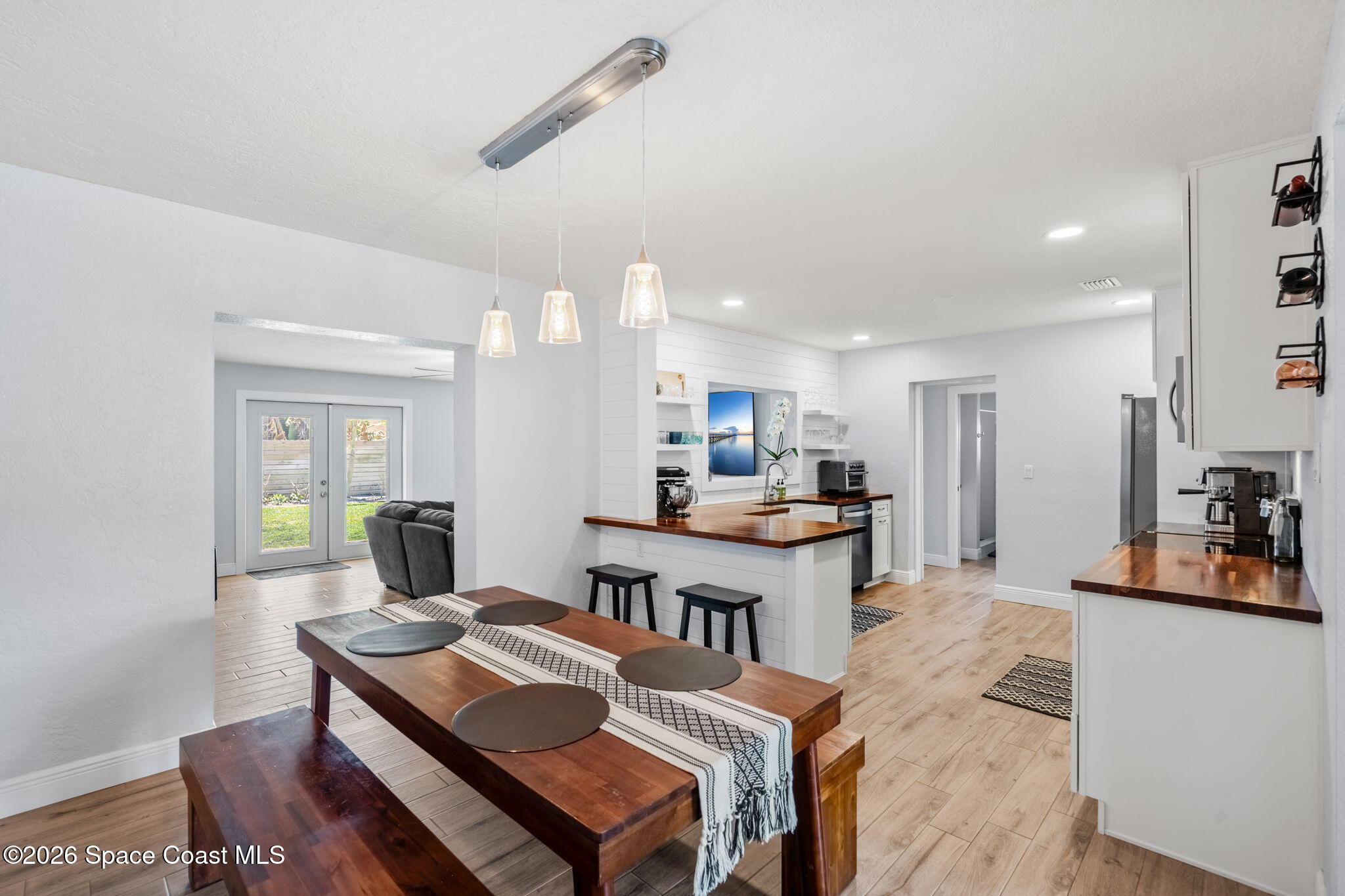 125 W Gadsden Lane