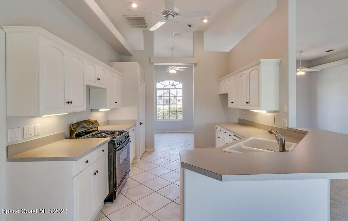 424 Lighthouse Landing Street