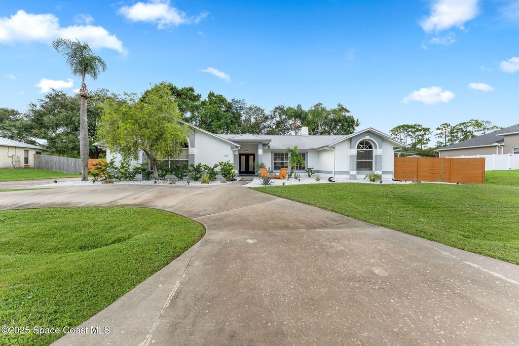 Photo of 154 Nemo Circle NE, Palm Bay, FL 32907 (MLS # 1056116)