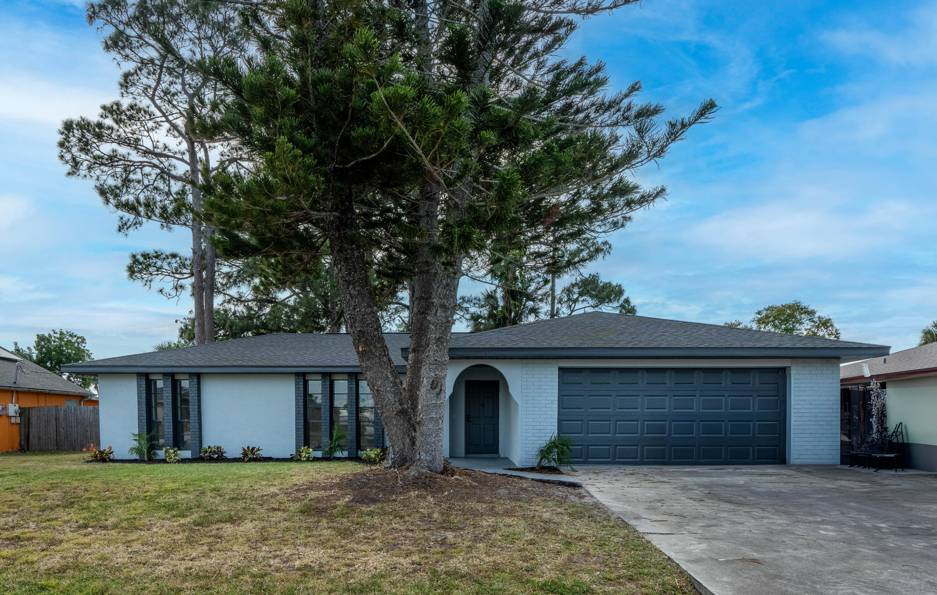 306 Harvey Avenue NE