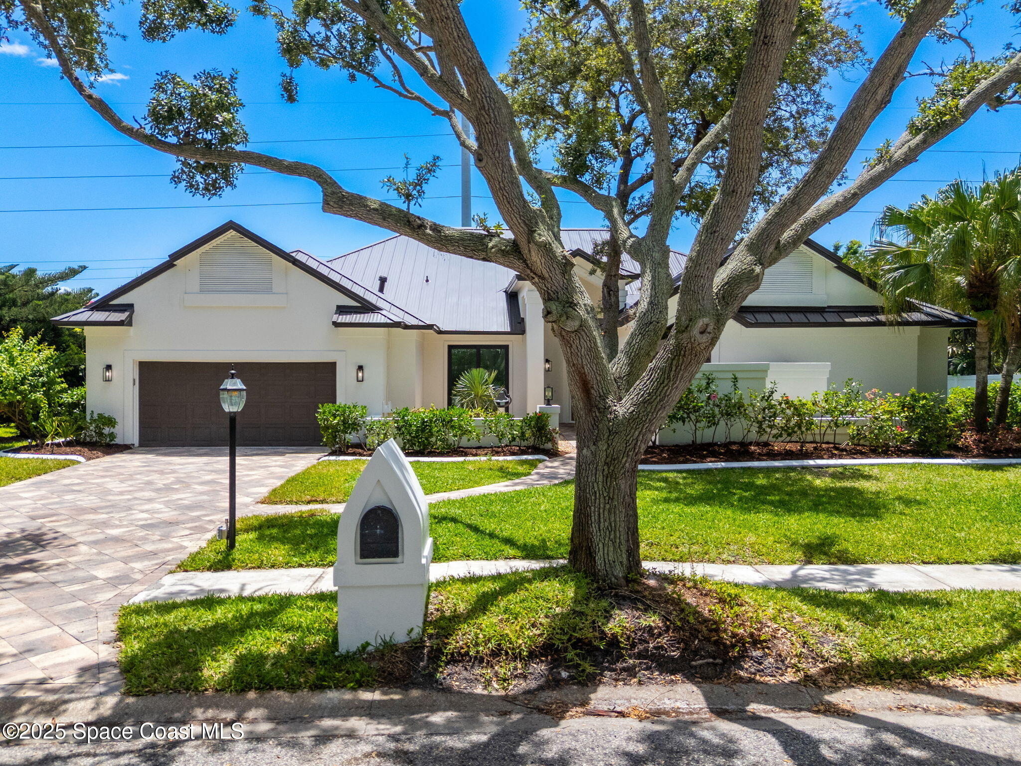 881 Peregrine Drive