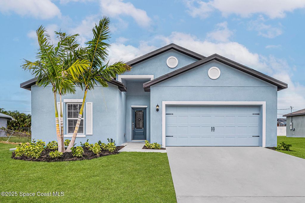 Photo of 435 Olney Street SW, Palm Bay, FL 32908 (MLS # 1056829)
