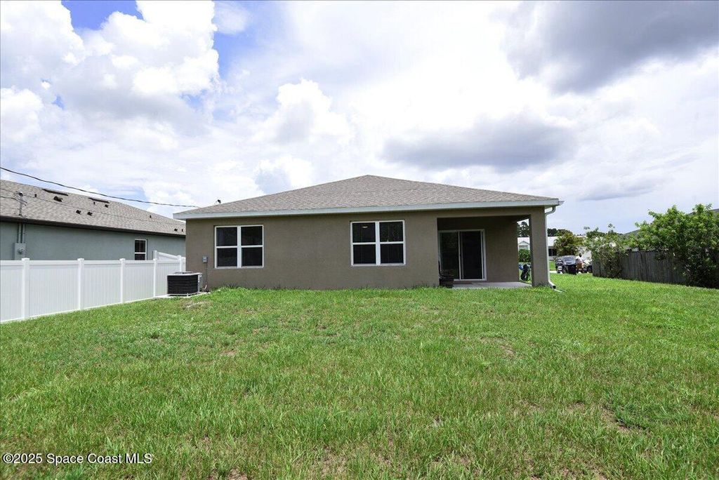 Photo of 1574 Heartwellville Street NW, Palm Bay, FL 32907 (MLS # 1056529)