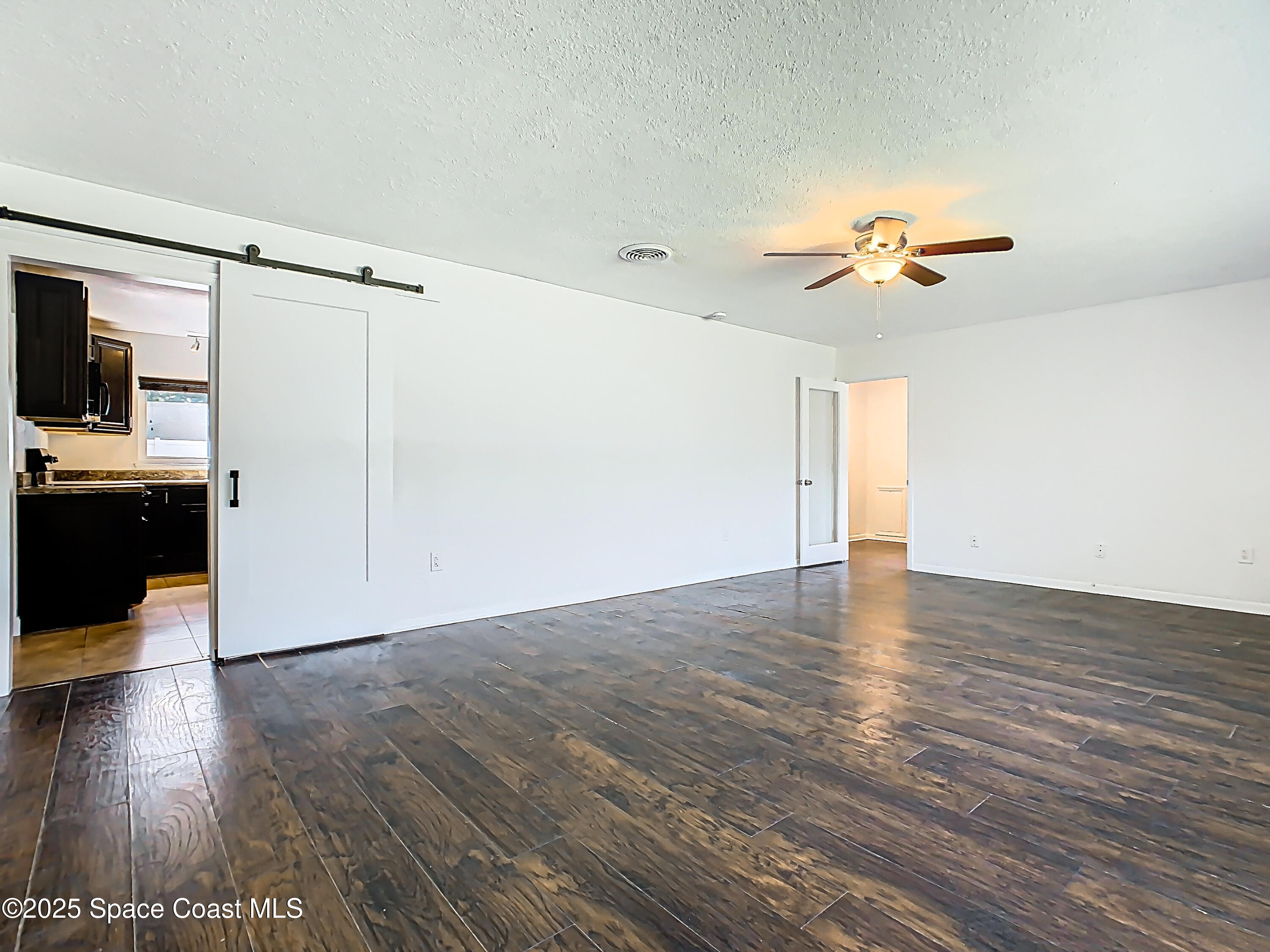 819 W Whitmire Drive