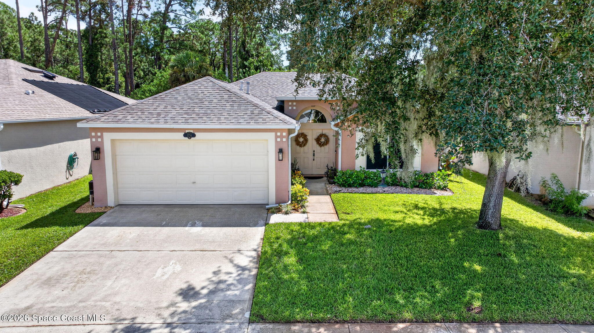 1716 Vista Lake Circle
