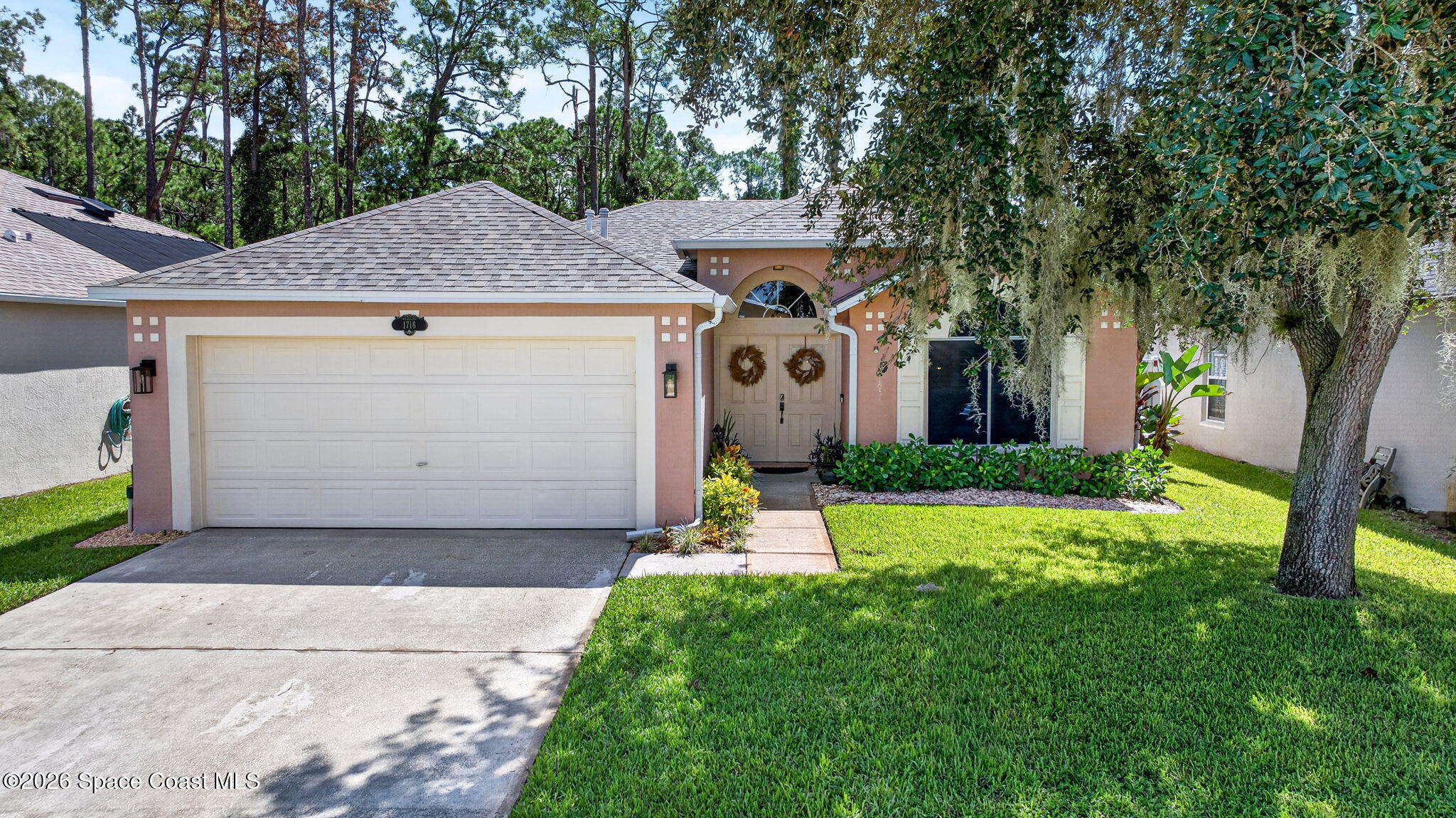 1716 Vista Lake Circle