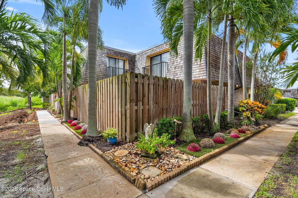 Photo of 375 S Waverly Place #1, Vero Beach, FL 32960 (MLS # 1058697)