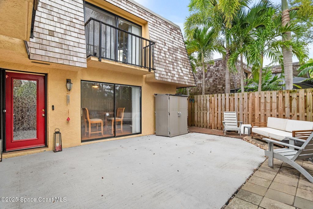 Photo of 375 S Waverly Place #1, Vero Beach, FL 32960 (MLS # 1058697)
