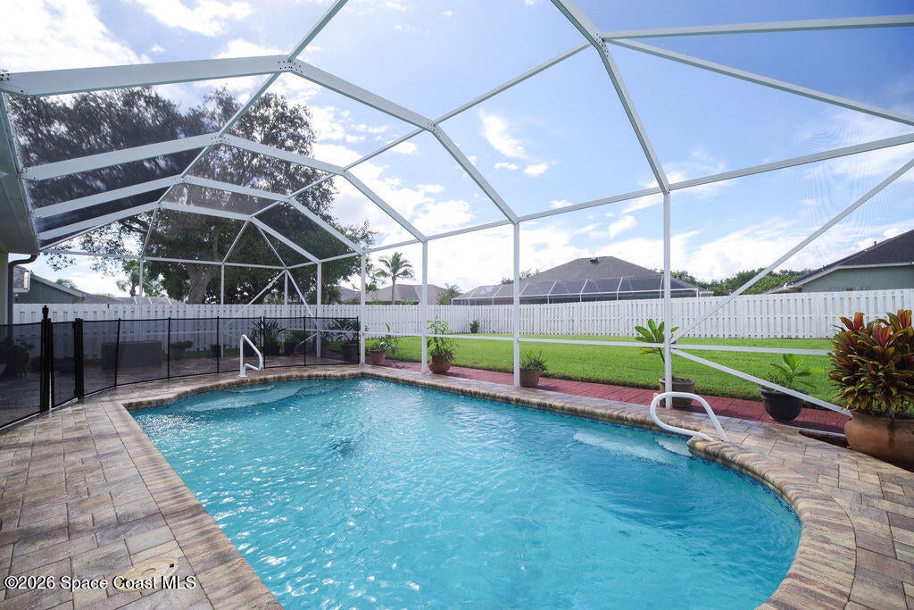 863 Coopers Hawk Court