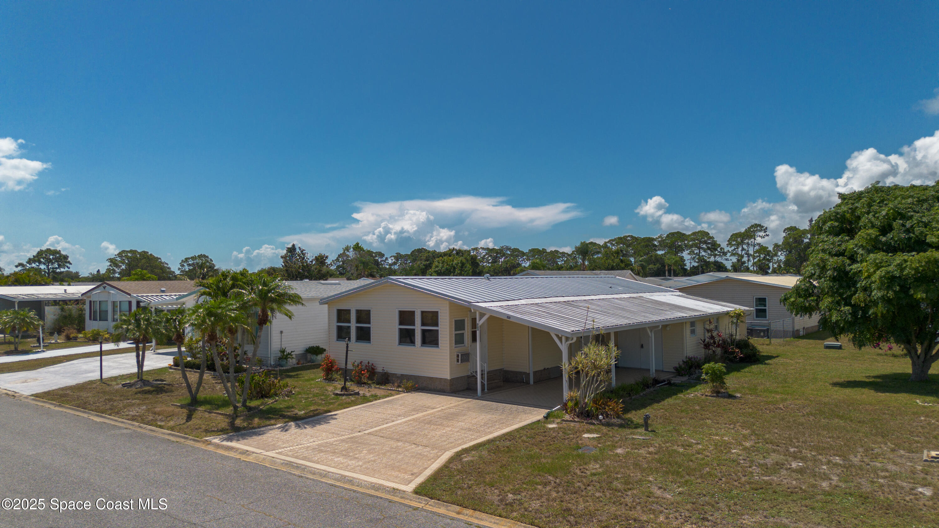 333 Loquat Drive