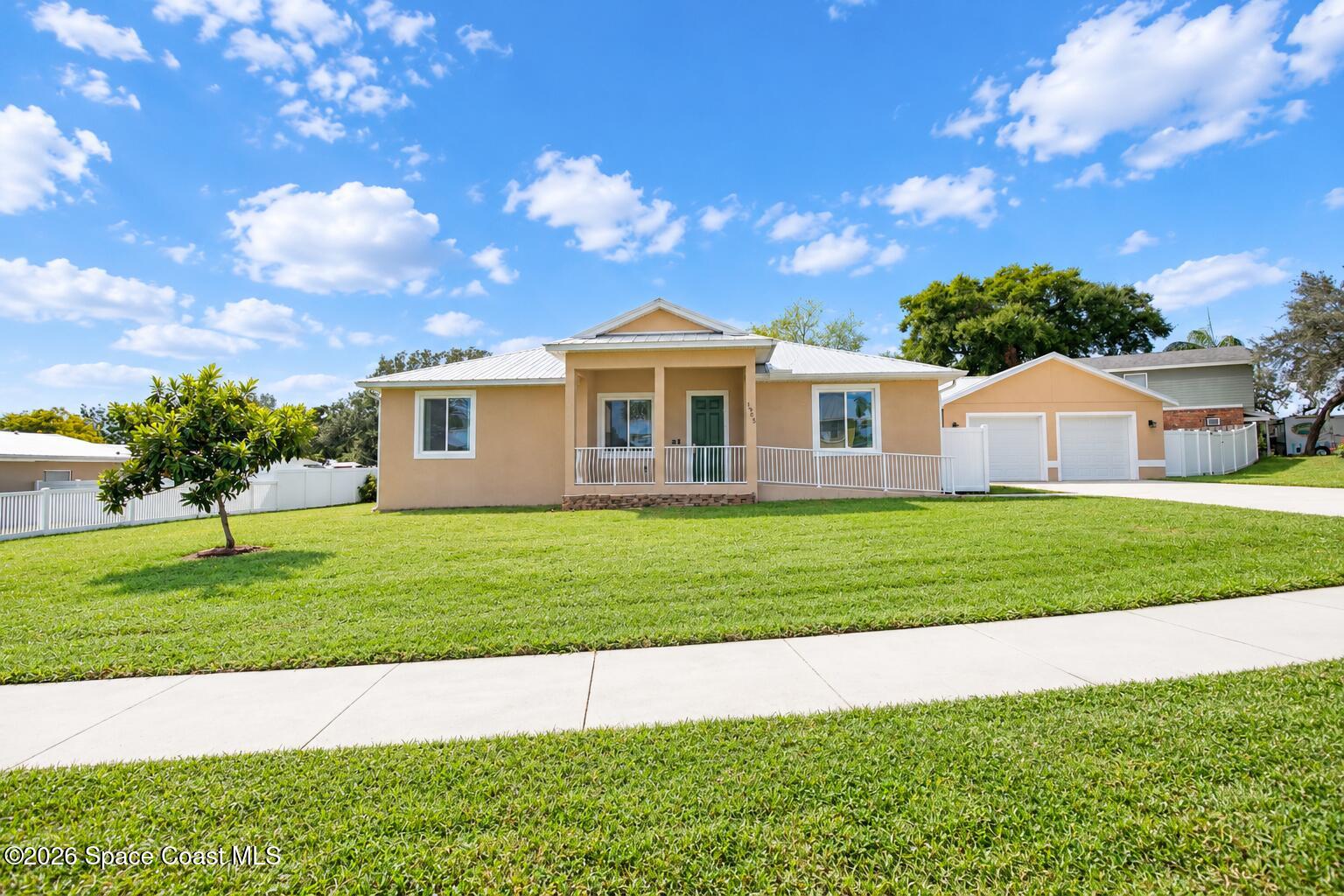 1905 Manor Drive
