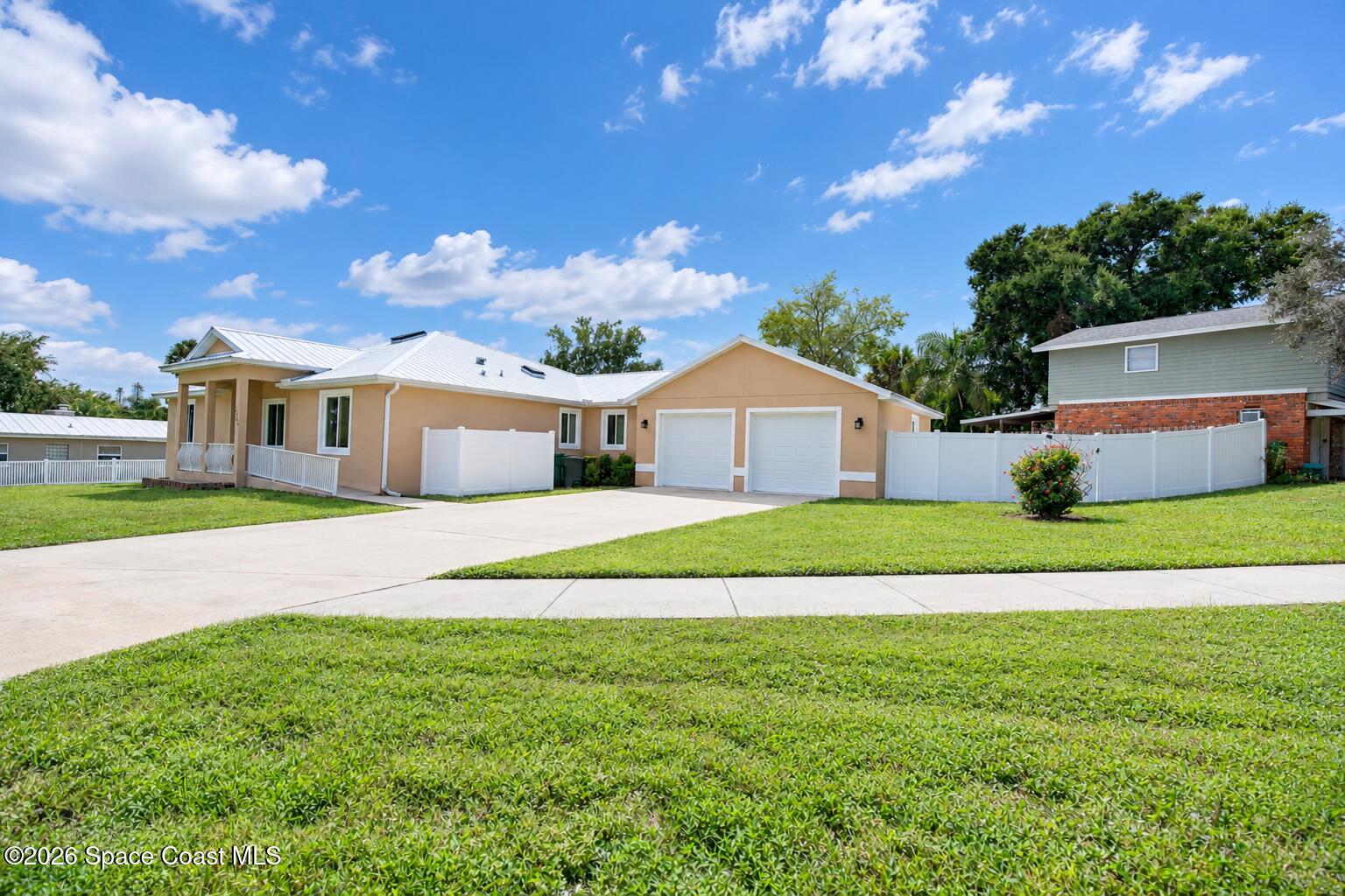 1905 Manor Drive