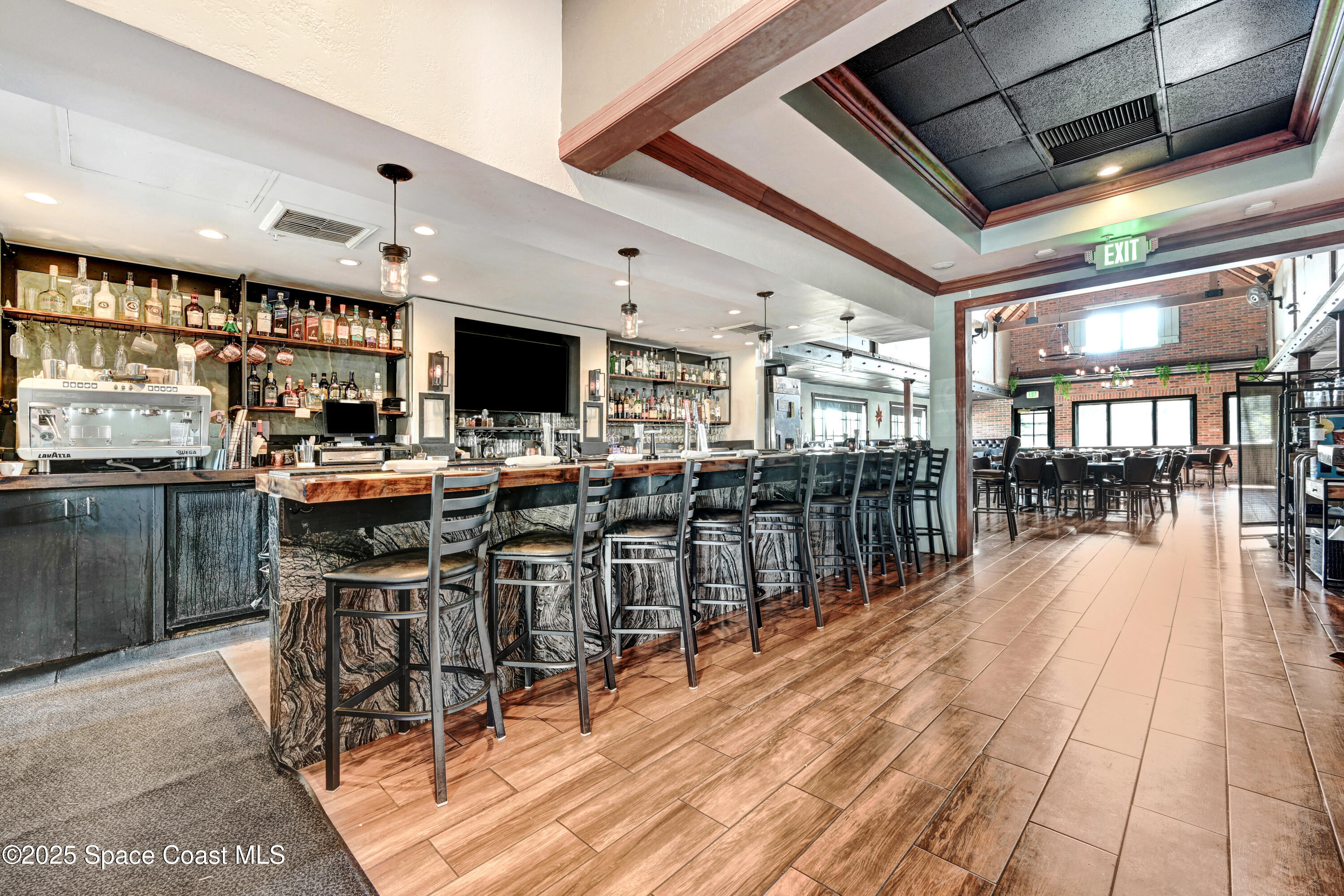 6630 Colonnade Avenue