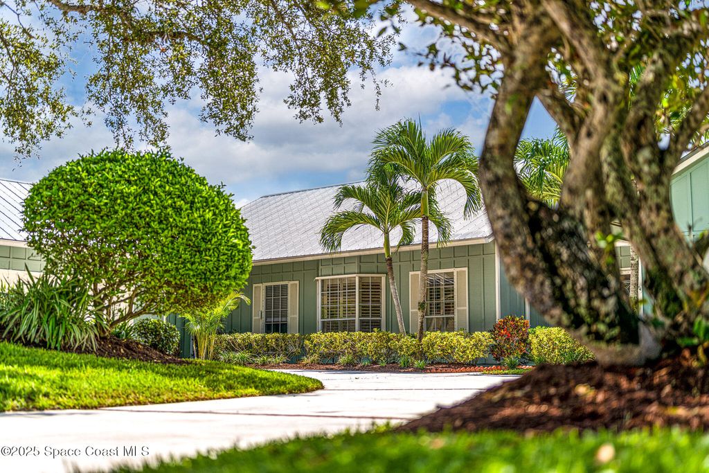 Photo of 38 Cache Cay Drive, Vero Beach, FL 32963 (MLS # 1058079)
