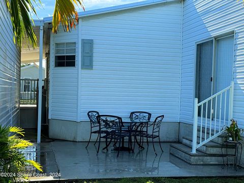 A home in Barefoot Bay