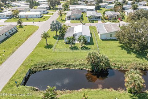 A home in Barefoot Bay