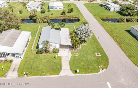 A home in Barefoot Bay