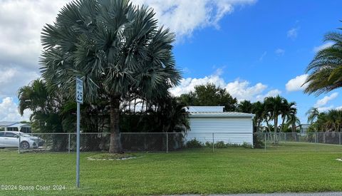 A home in Barefoot Bay