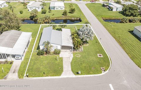 A home in Barefoot Bay