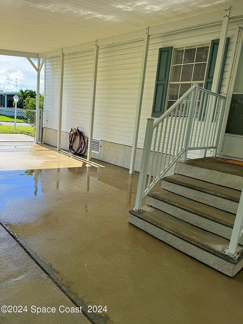 A home in Barefoot Bay