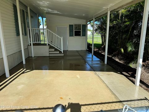 A home in Barefoot Bay