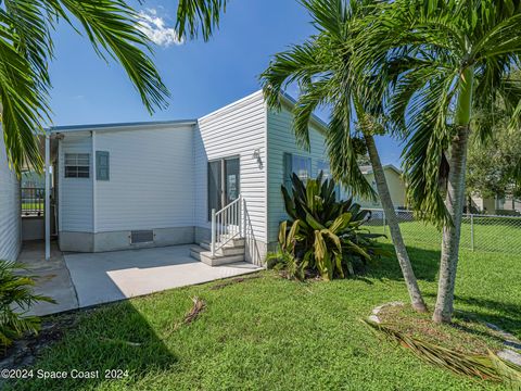 A home in Barefoot Bay