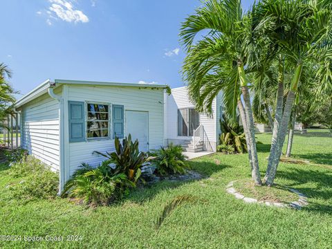 A home in Barefoot Bay