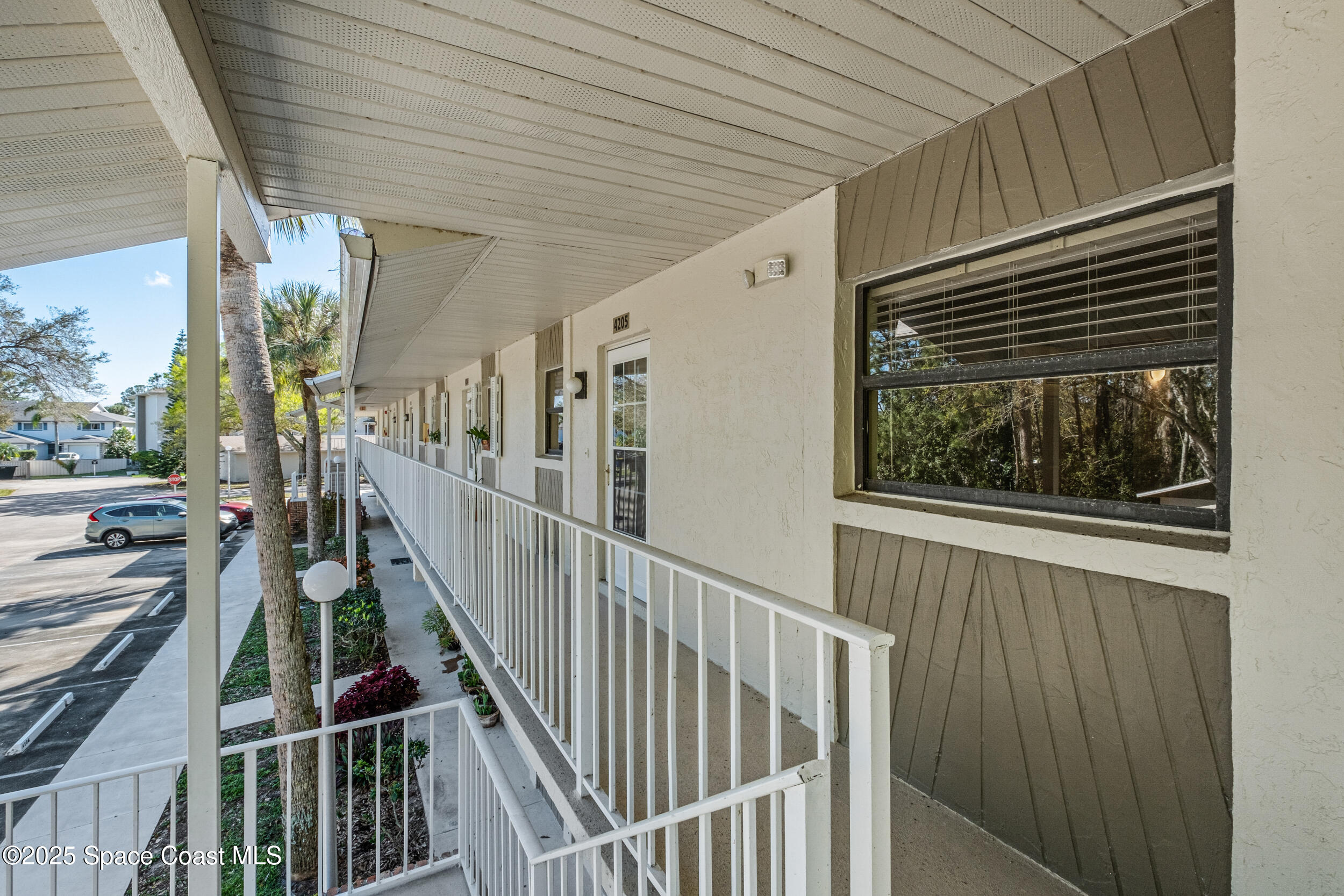 1600 Woodland Drive 4205