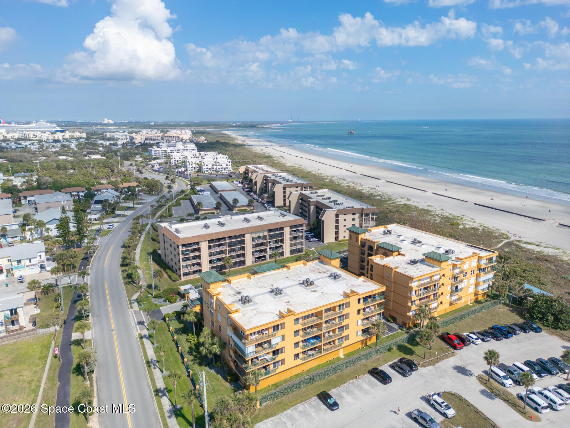 8472 Ridgewood Avenue 201