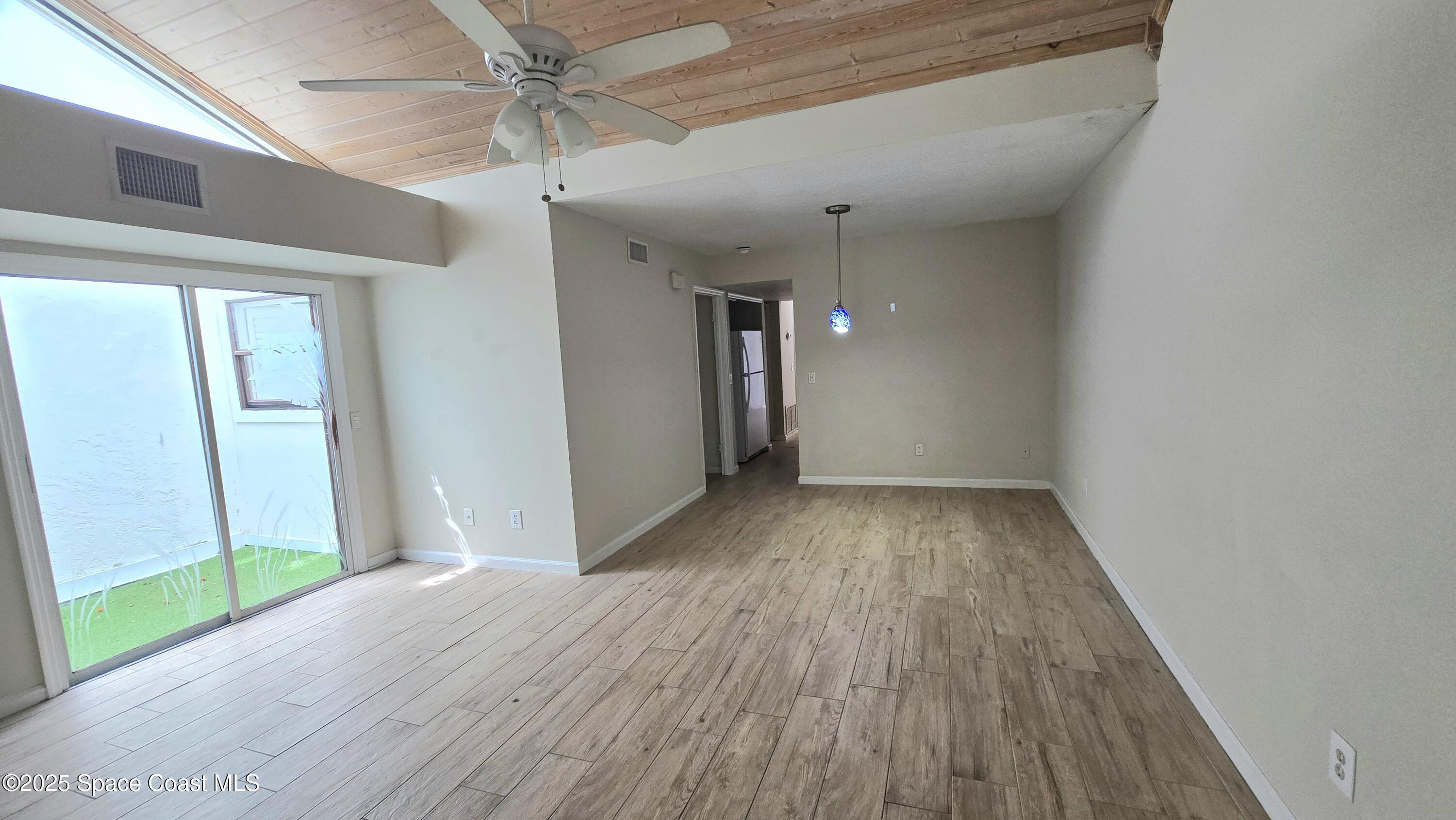 408 Hawthorne Court