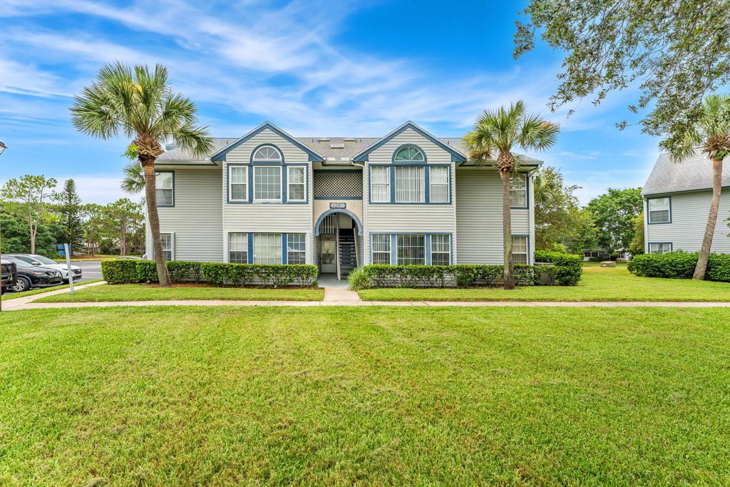 Photo of 4880 Lake Waterford Way W #3220, Melbourne, FL 32901 (MLS # 1060120)