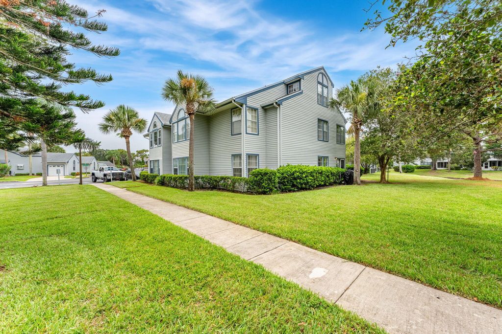 Photo of 4880 Lake Waterford Way W #3220, Melbourne, FL 32901 (MLS # 1060120)