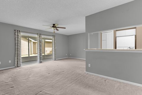 Condominium in Orlando FL 12121 Bruceton Way 4.jpg