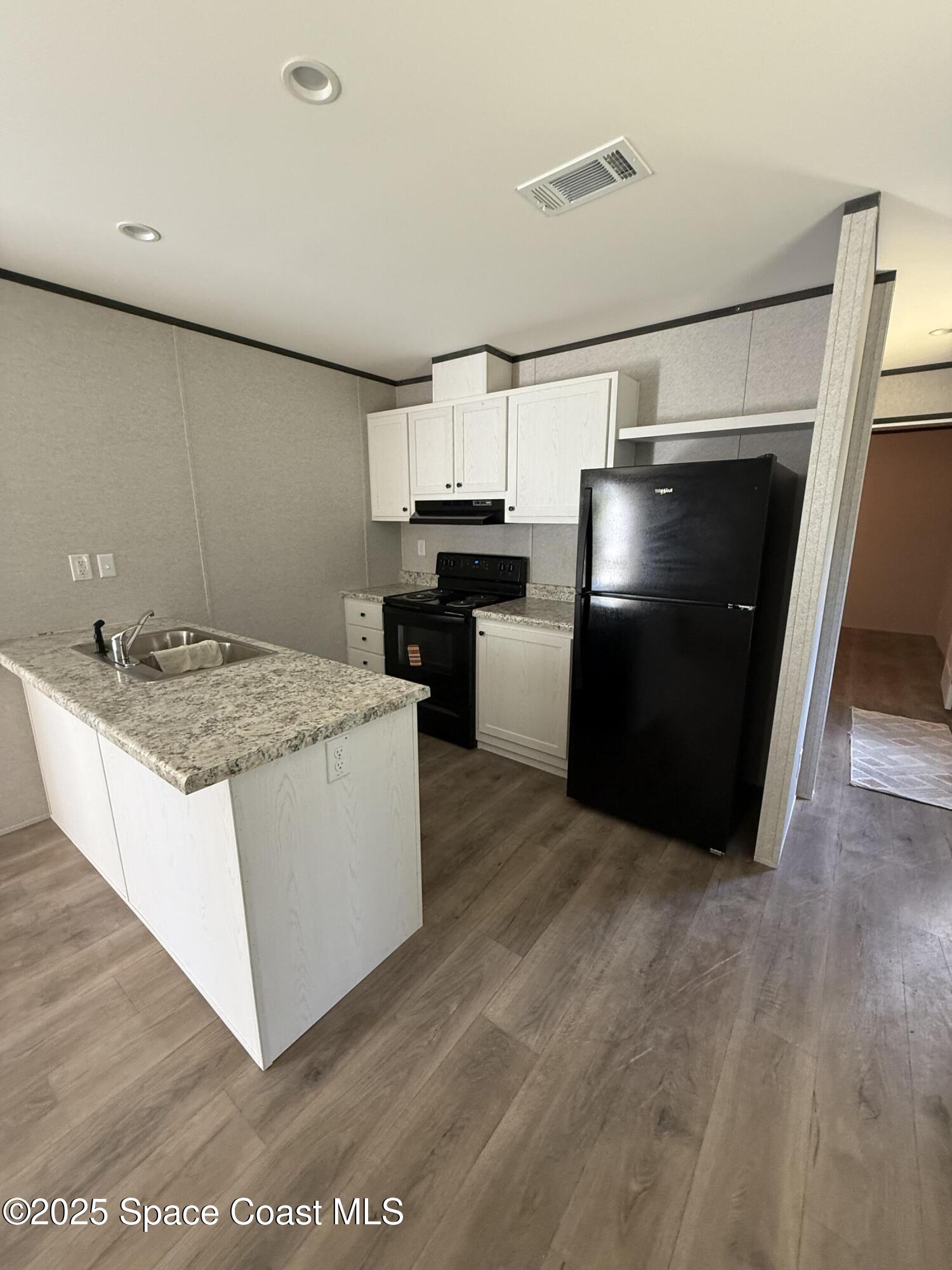 2432 Kingswood Drive