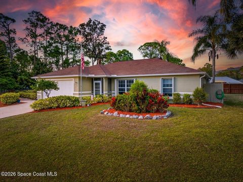 1585 Degamma Street NW Palm Bay FL 32907