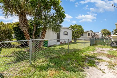 A home in Barefoot Bay