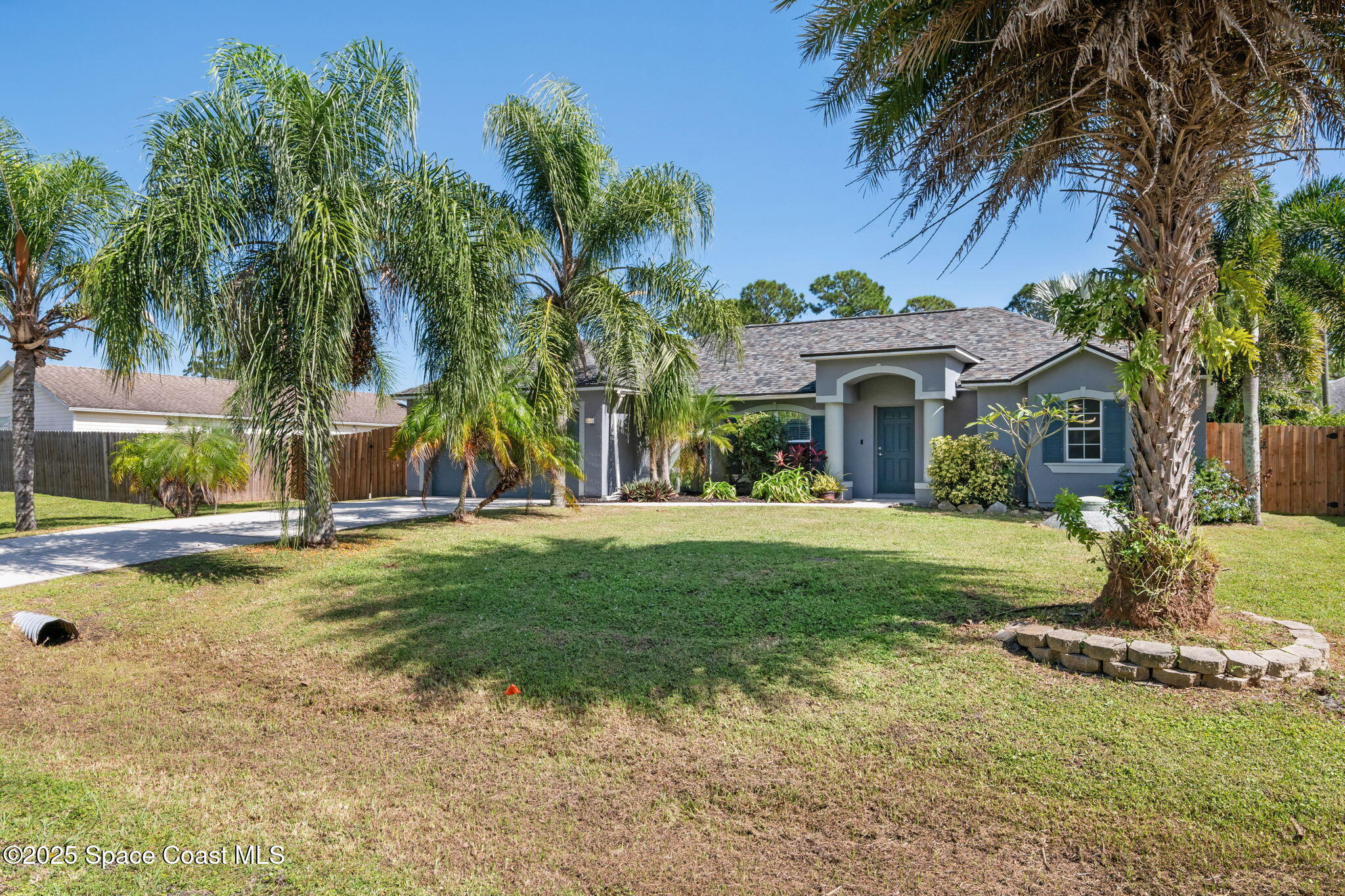 675 Hernandes Avenue SE