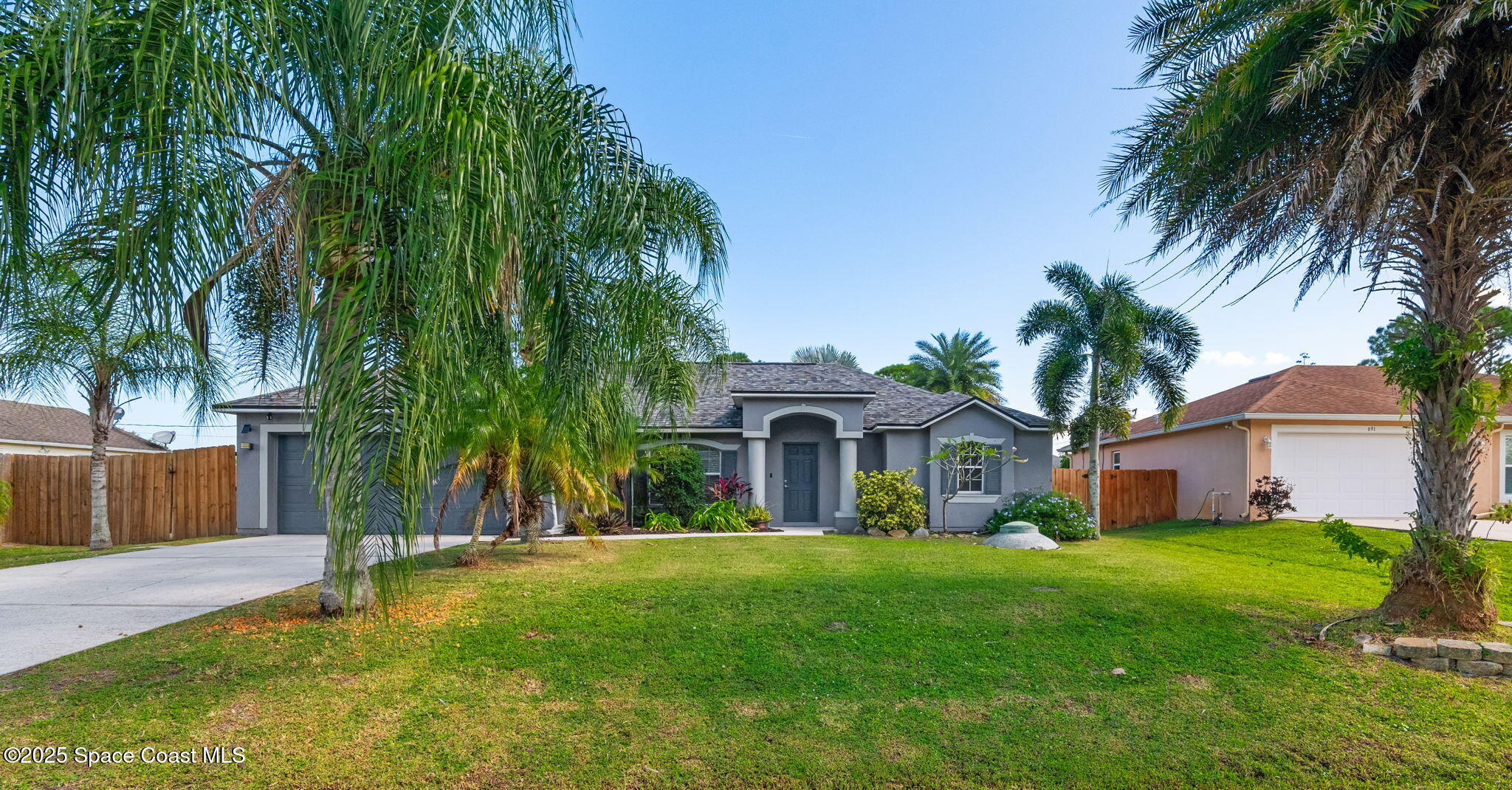 675 Hernandes Avenue SE