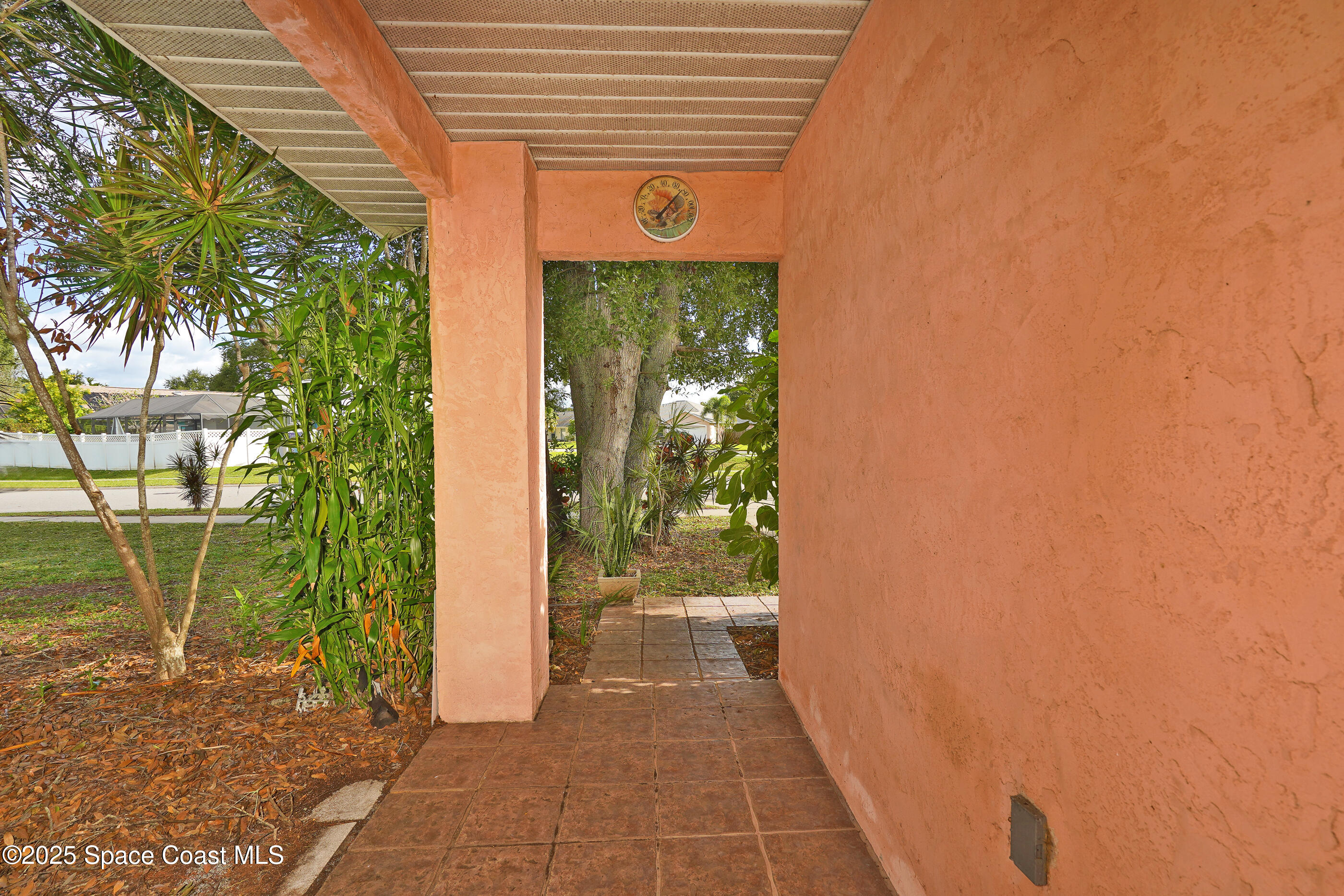 385 Island Oaks Place
