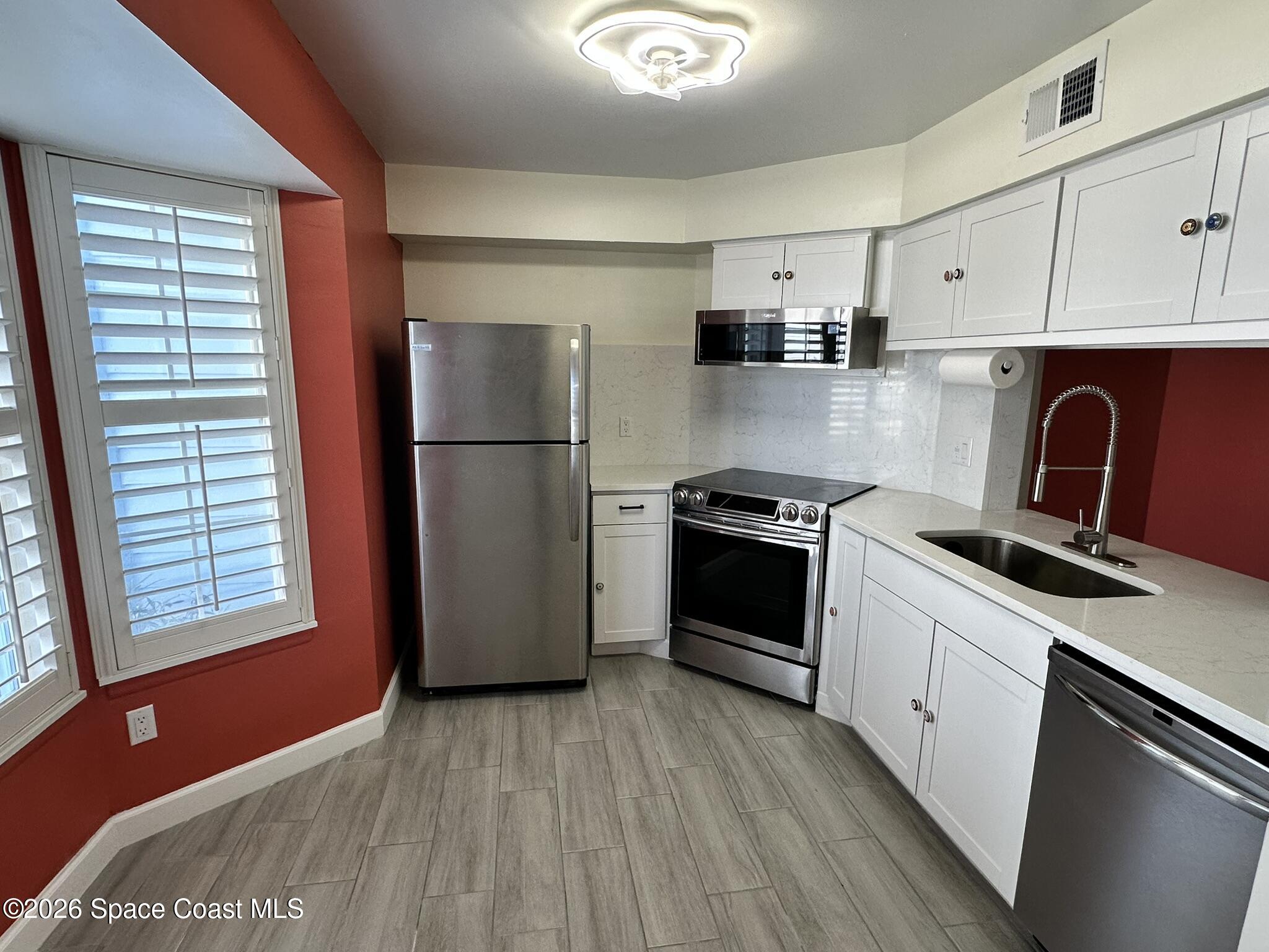 4740 Lake Waterford Way 3-112