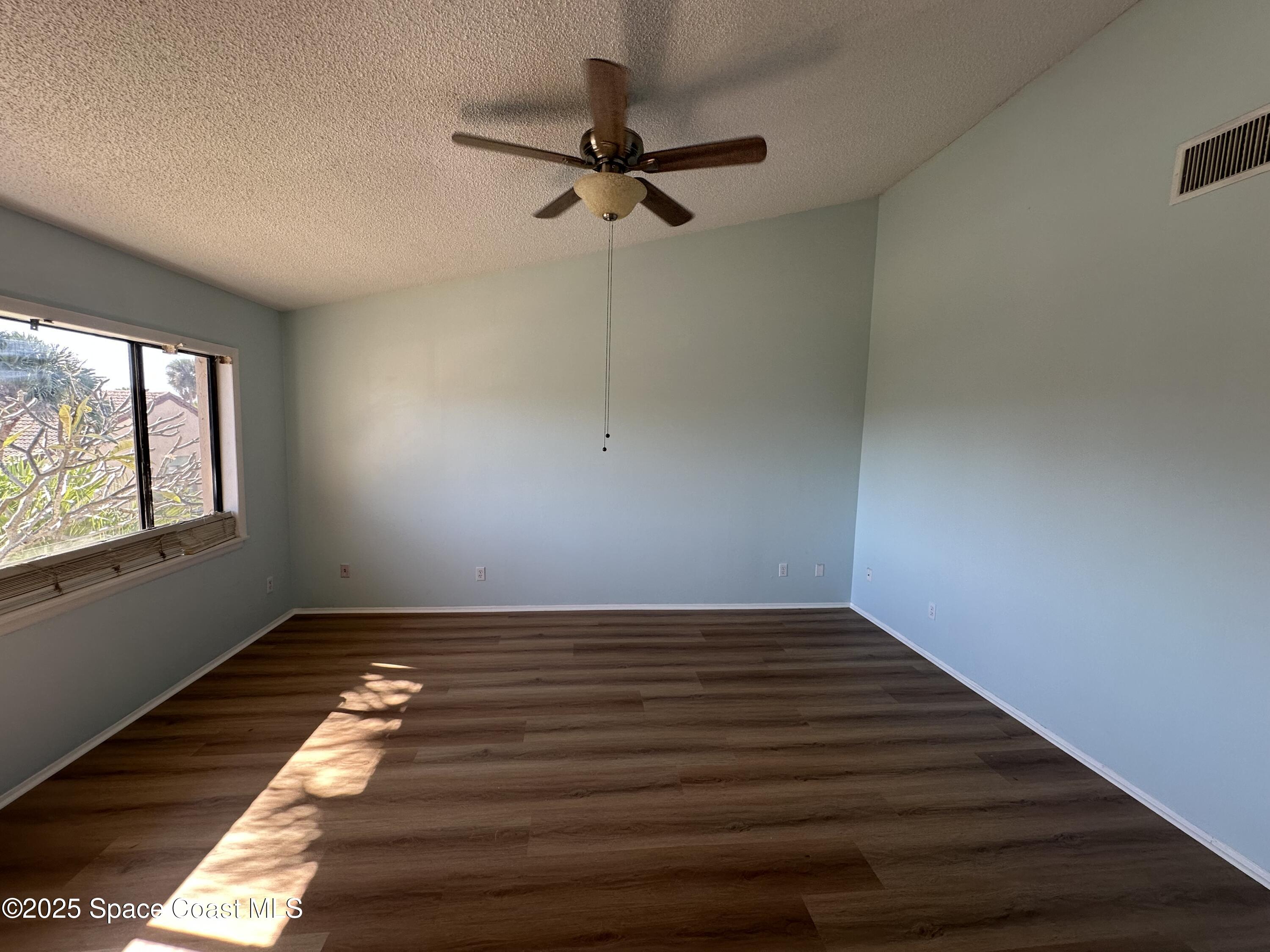 1145 N Shannon Avenue 16