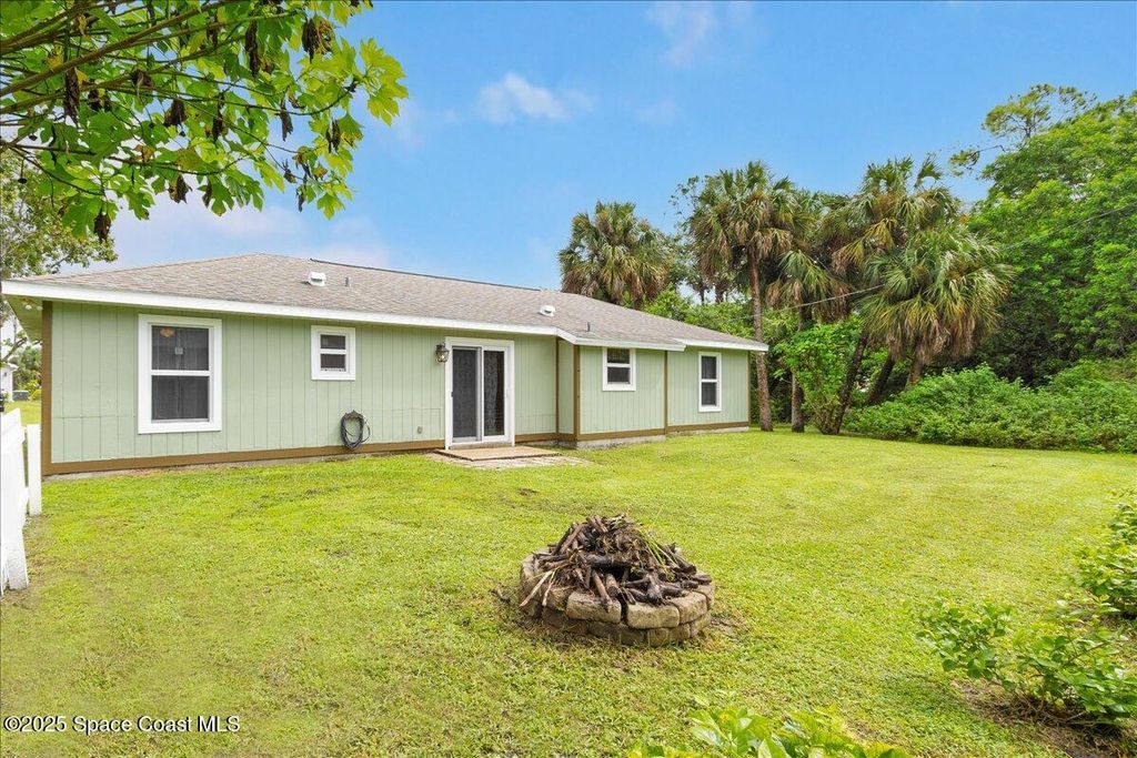 Photo of 1384 Serenade Street NW, Palm Bay, FL 32907 (MLS # 1056098)