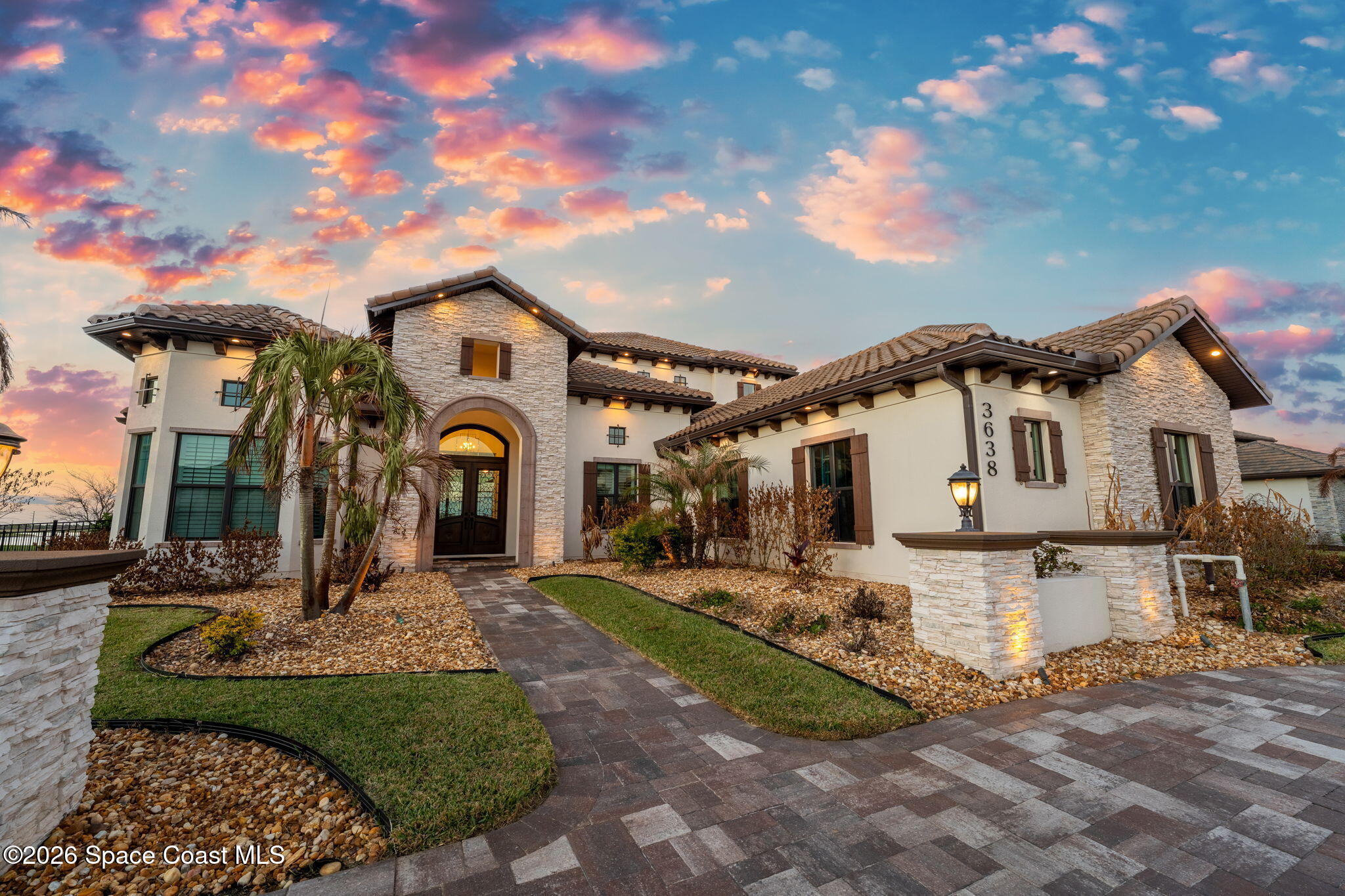 3638 Lake Adelaide Place