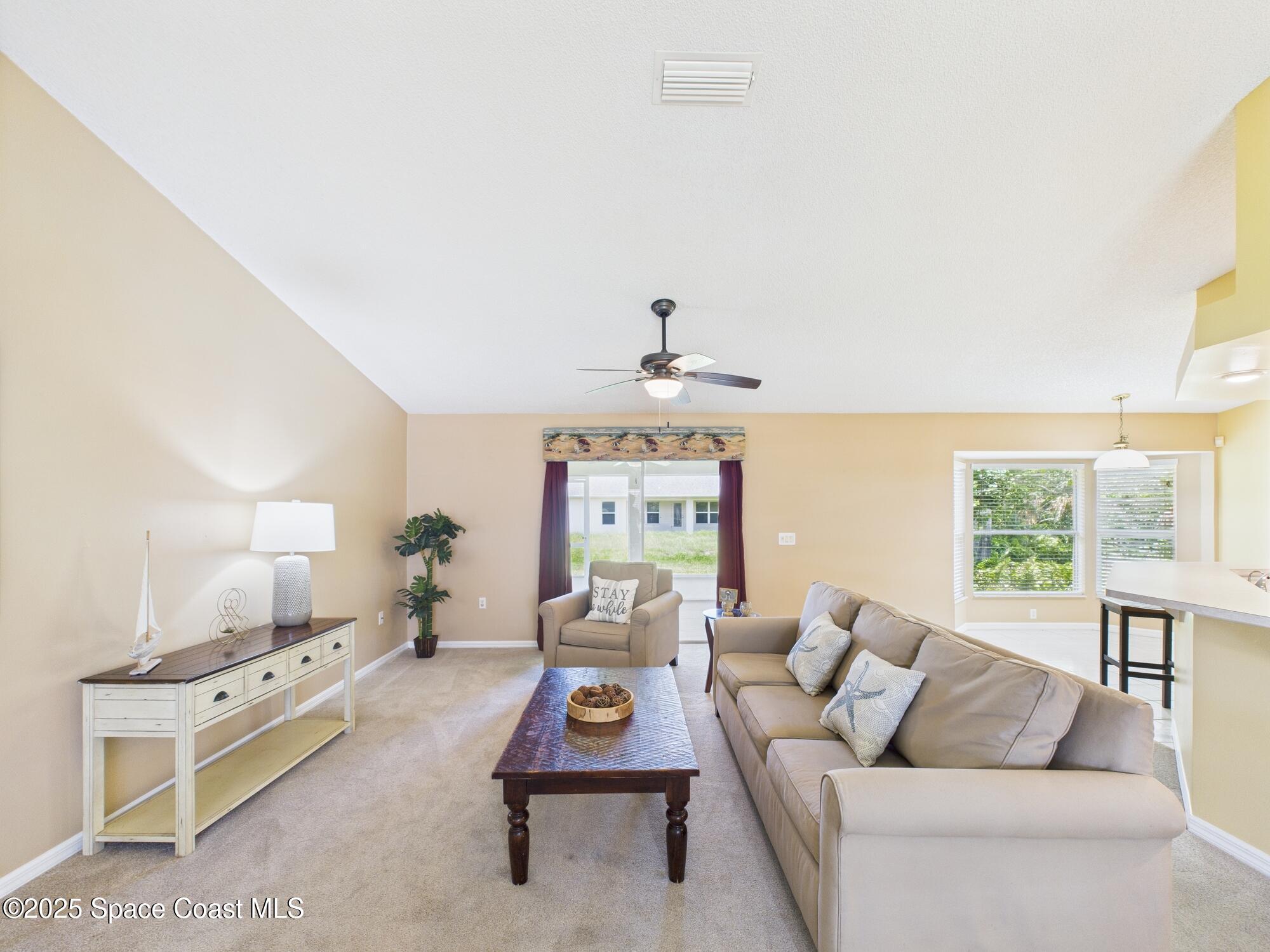 552 Biscayne Ln Lane
