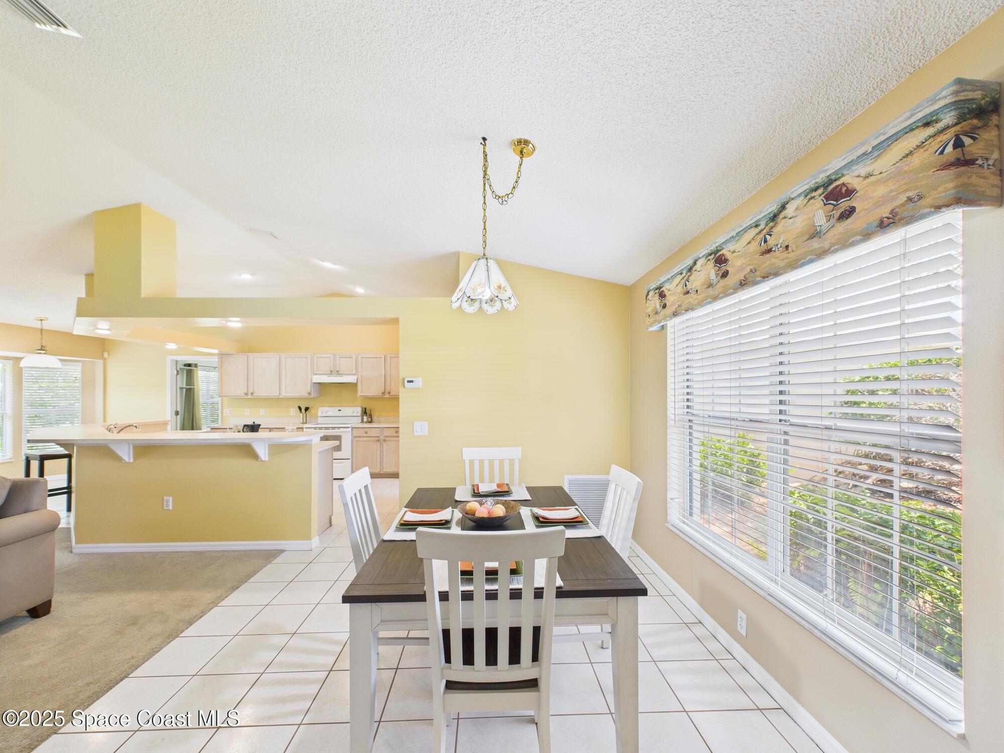 552 Biscayne Ln Lane