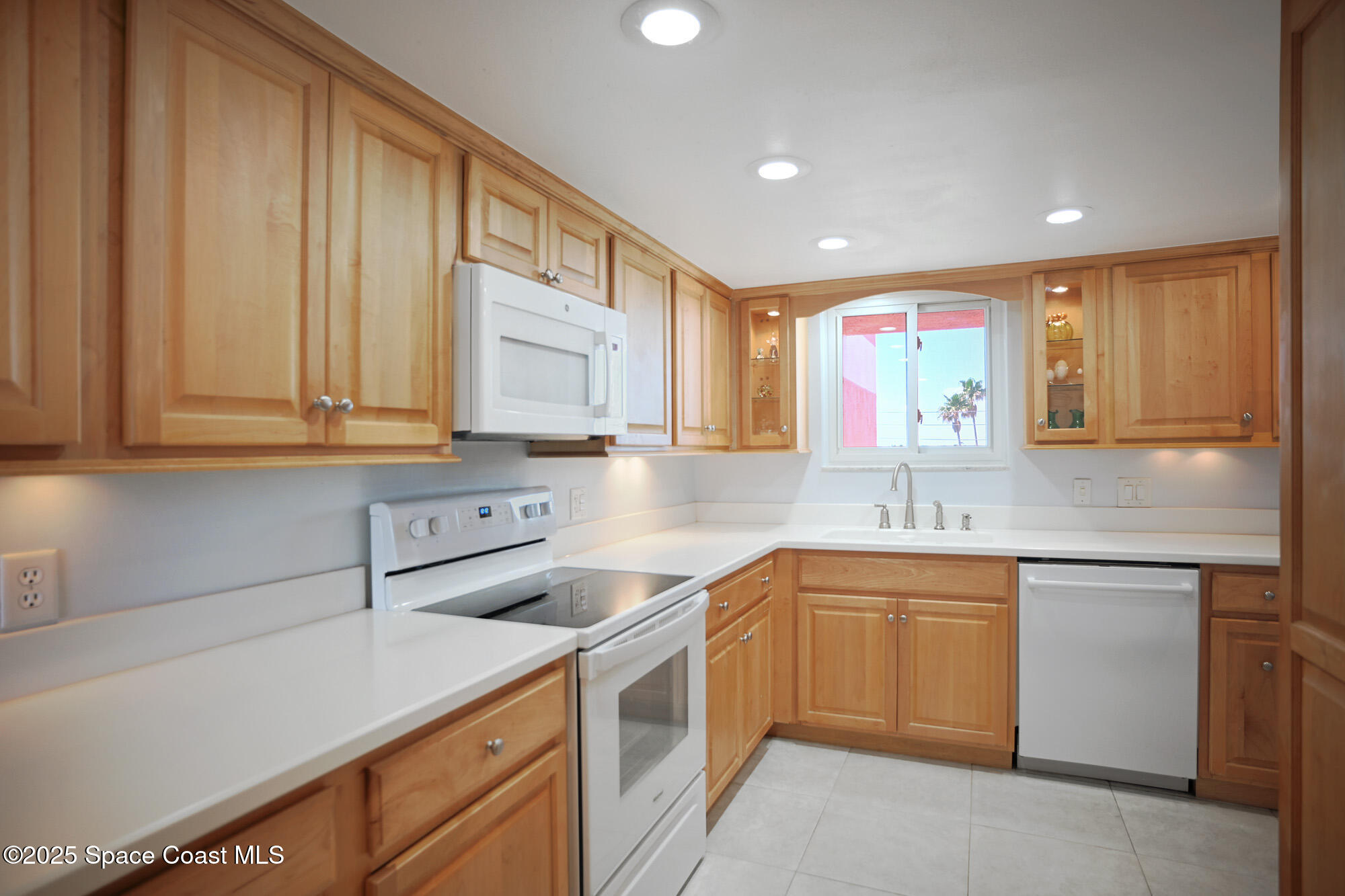 5635 S Hwy A1a 402